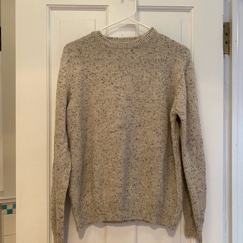 Men's grey wool blend sweater!